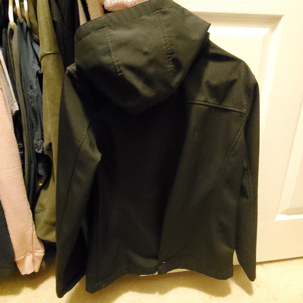 Free tech jacket - Picture 2 of 3